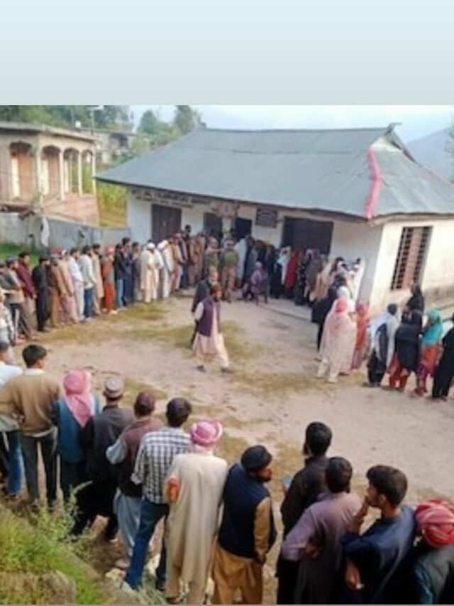 J&K Assembly Polls 2024 Phase 2 Live: कश्मीर घाटी की 15 विधानसभा सीटों और जम्मू संभाग की 11 सीटों पर वोटिंग हुई शुरू.