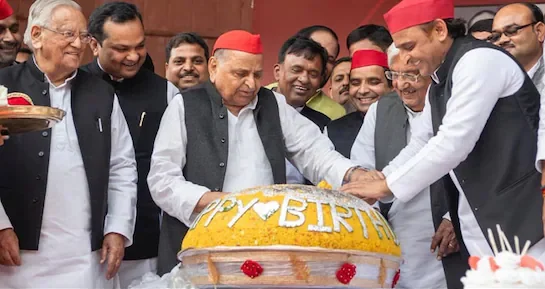 akhilesh yadav , mulayam singh and raj pal yadav