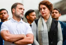 Rahul ,कांग्रेस ने इलेक्ट्रॉनिक वोटिंग मशीन (ईवीएम) की विश्वसनीयता पर सवाल उठाए हैं। पार्टी के नेताओं का कहना है कि ईवीएम के जरिए चुनाव परिणामों में गड़बड़ी की संभावना से इनकार नहीं किया जा सकता। rahul gandhi and priyanka gandhi