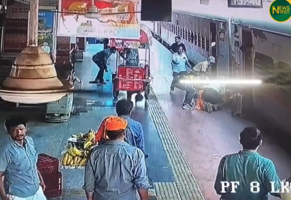 cctv-viral-video-women-daughter-fall-under-train-varanasi